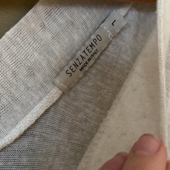 Linen blend V neck - Picture 2 of 4